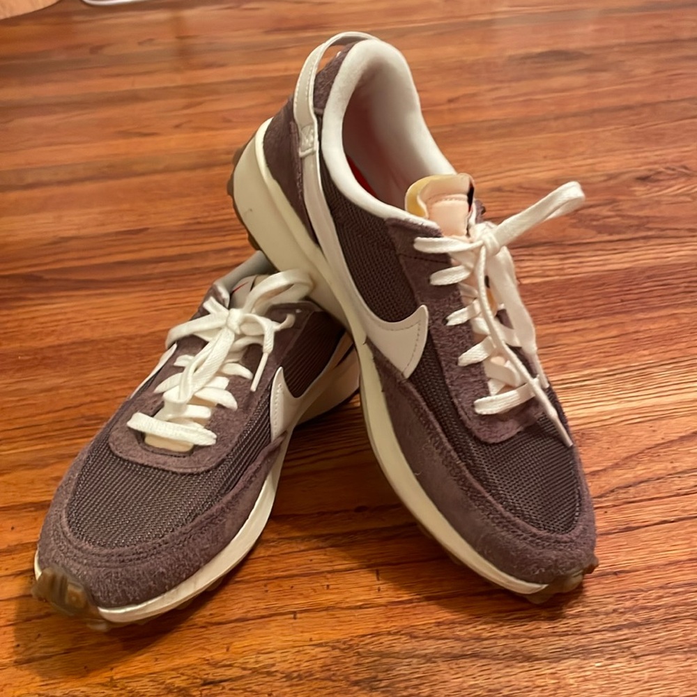 Nike soft purple waffle sneakers